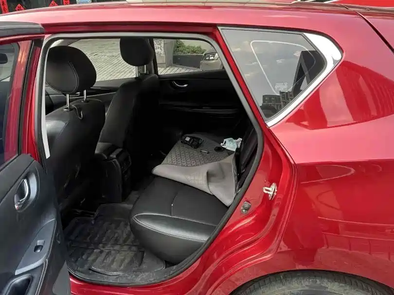 Nissan Tiida — миниатюра 4