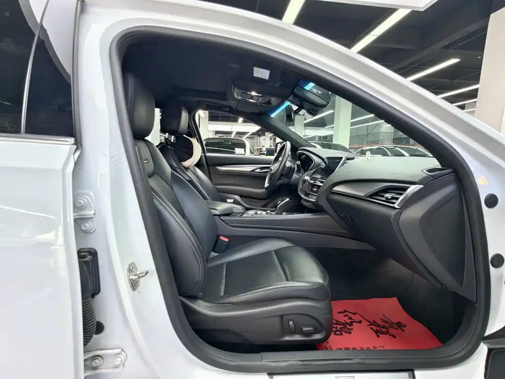 Cadillac CT5 — миниатюра 9