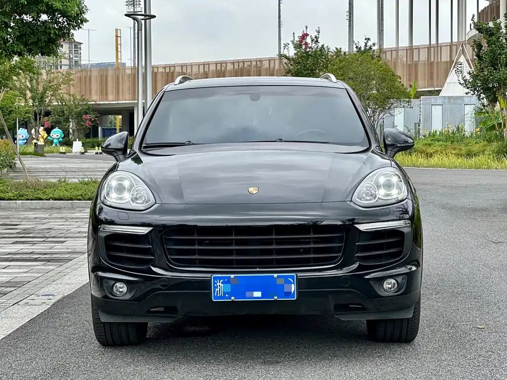 Porsche Cayenne — миниатюра 2