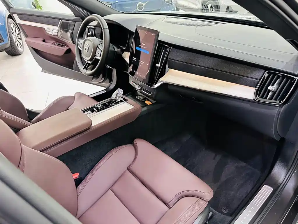 Volvo S90 2026 Luxury