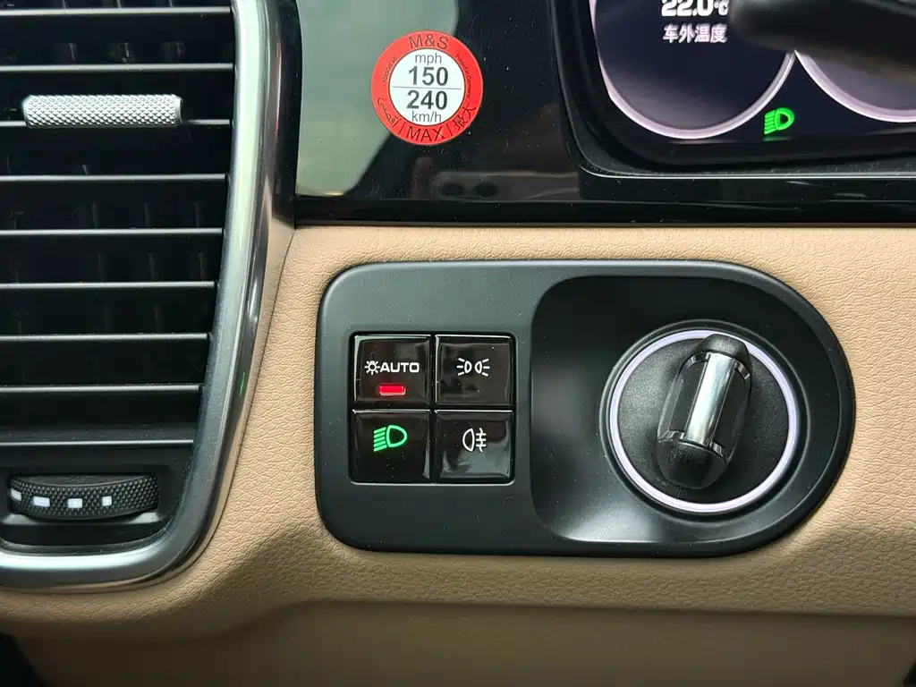 Porsche Cayenne — миниатюра 28