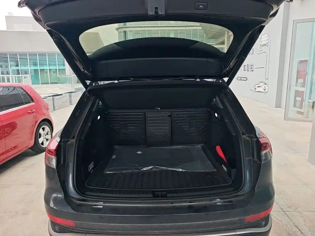 Audi Q4 e-tron — миниатюра 19