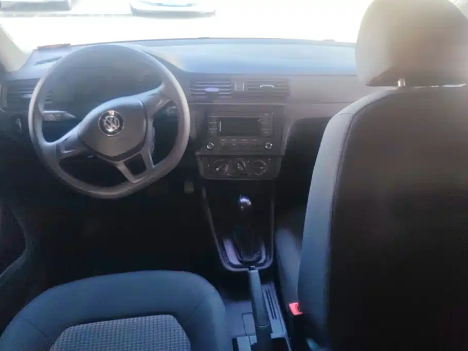 Volkswagen Santana — миниатюра 12