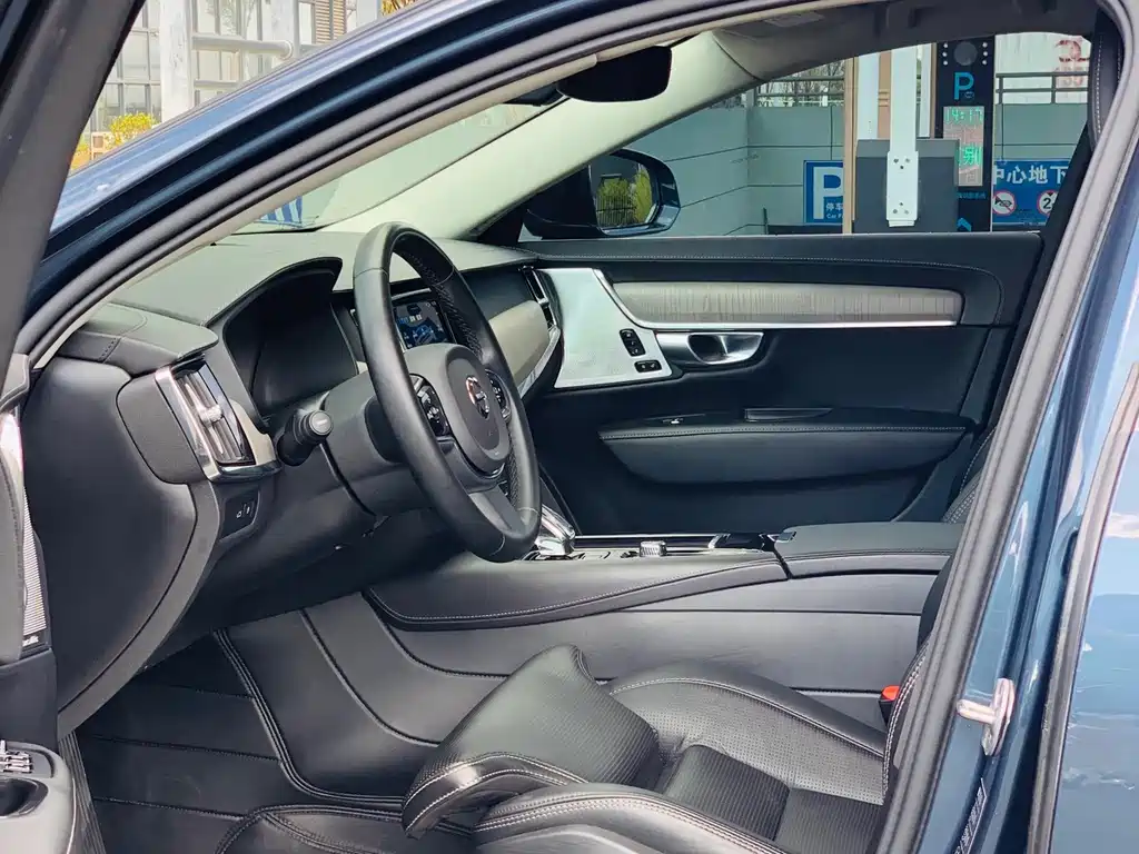 Volvo S90 PHEV — миниатюра 11