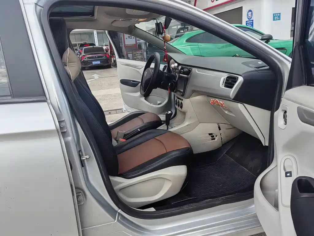 Citroen Elysee — миниатюра 9