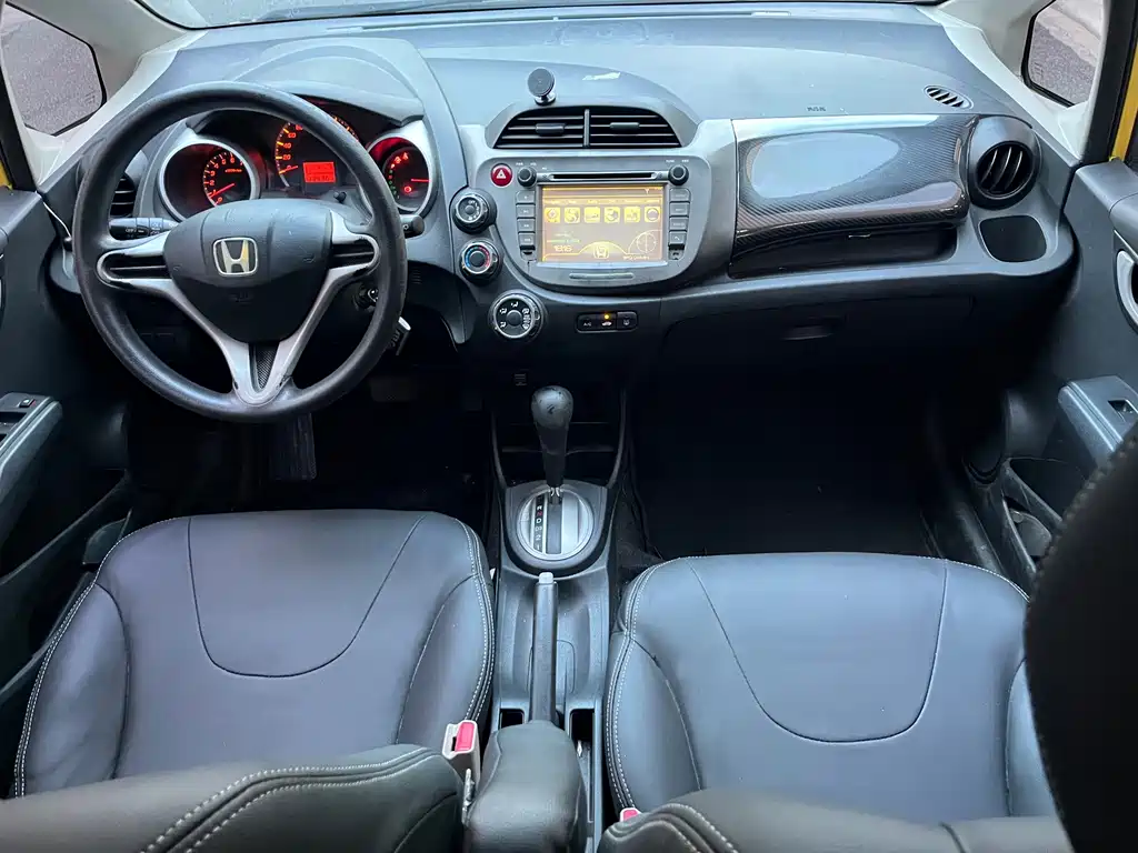 Honda Fit — миниатюра 7