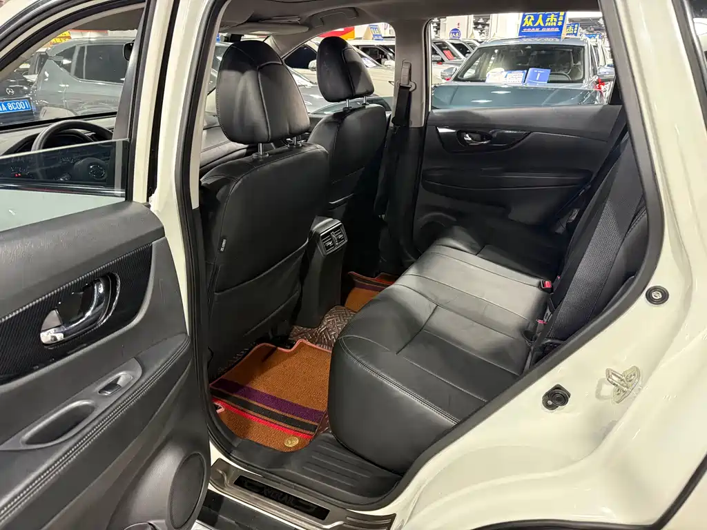 Nissan X-Trail — миниатюра 5