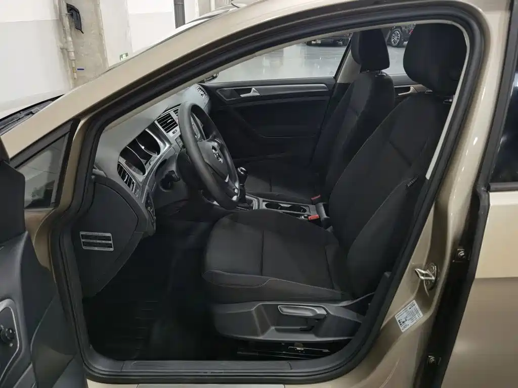 Volkswagen Golf — миниатюра 10