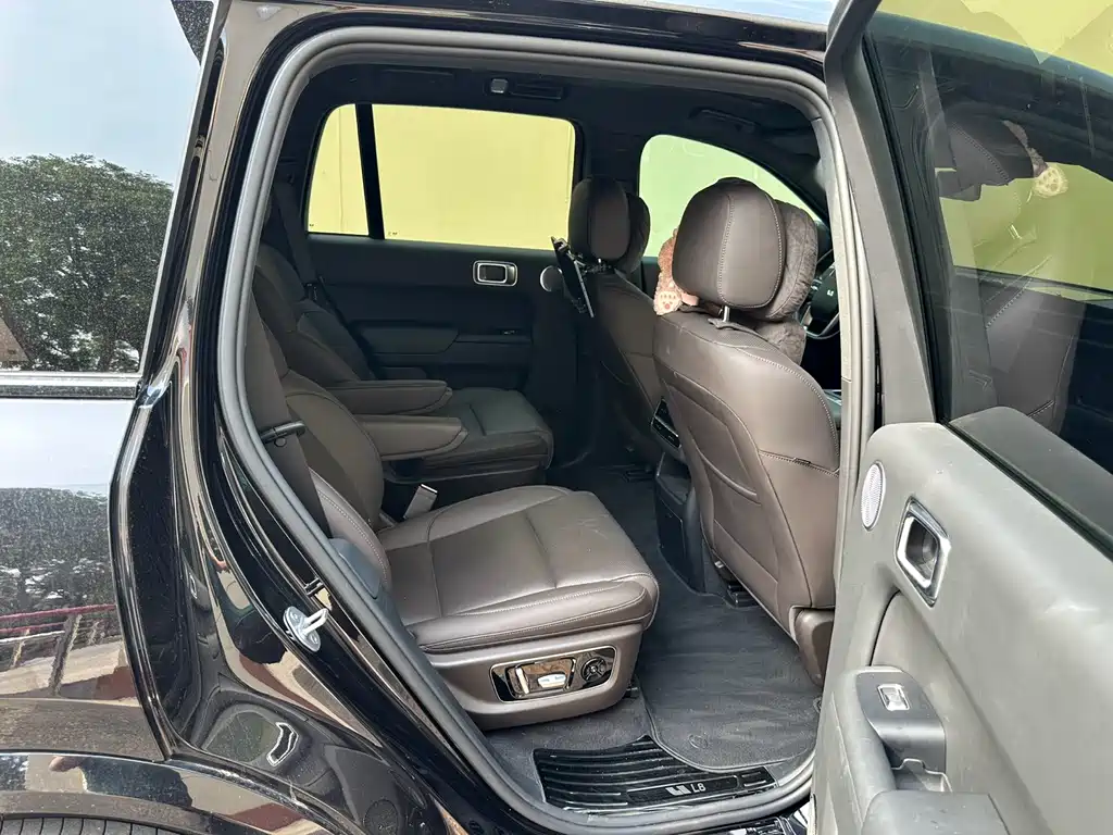 Li Auto L8 2023 Pro