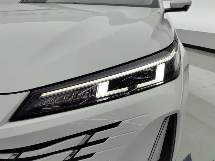 Changan Eado — миниатюра 5