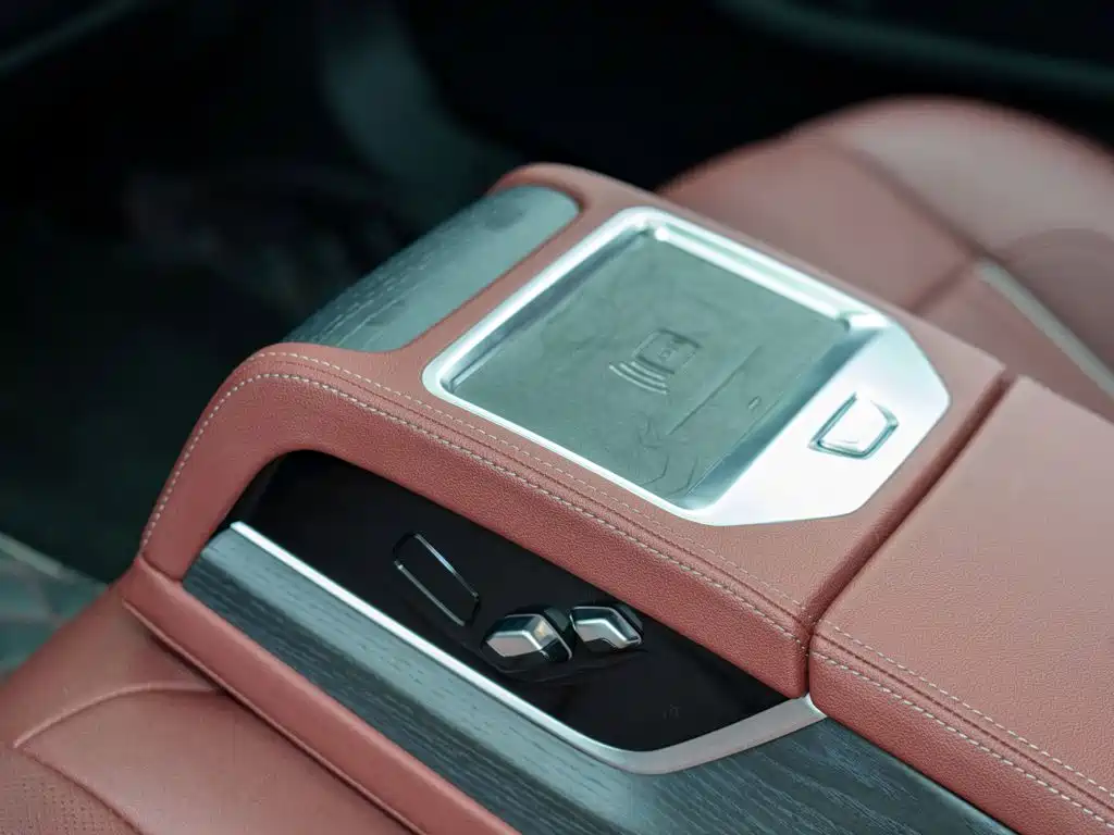 BMW 5 Series — миниатюра 15