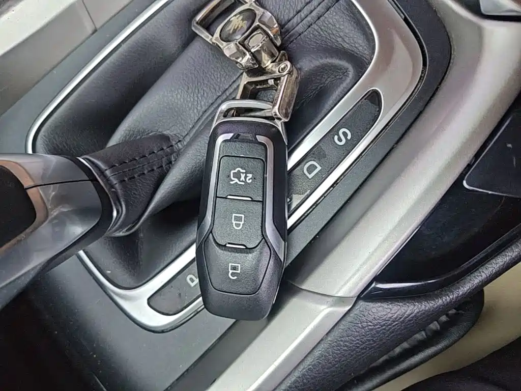 Ford Mondeo — миниатюра 9
