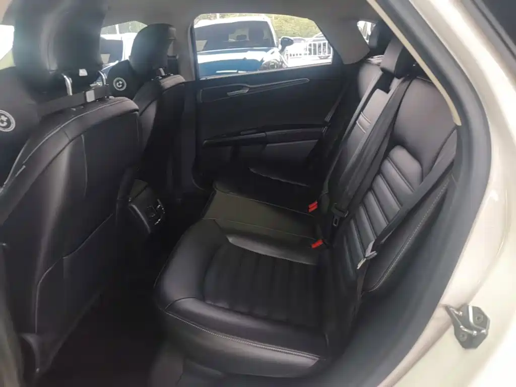 Ford Mondeo — миниатюра 17