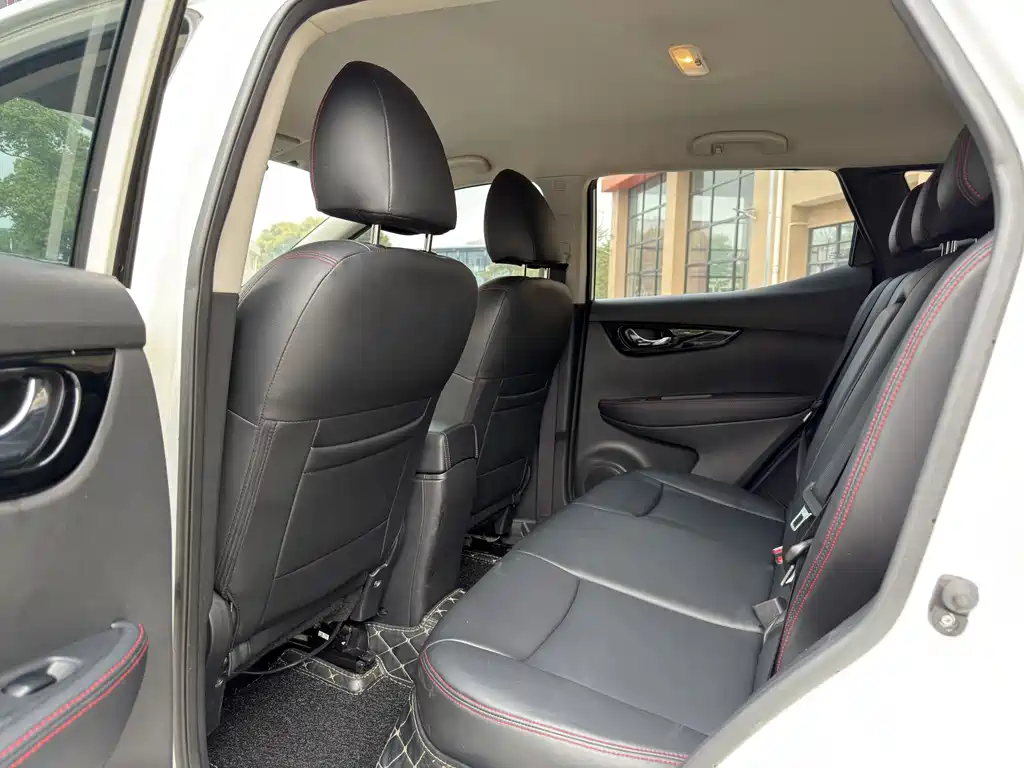 Nissan Qashqai — миниатюра 7