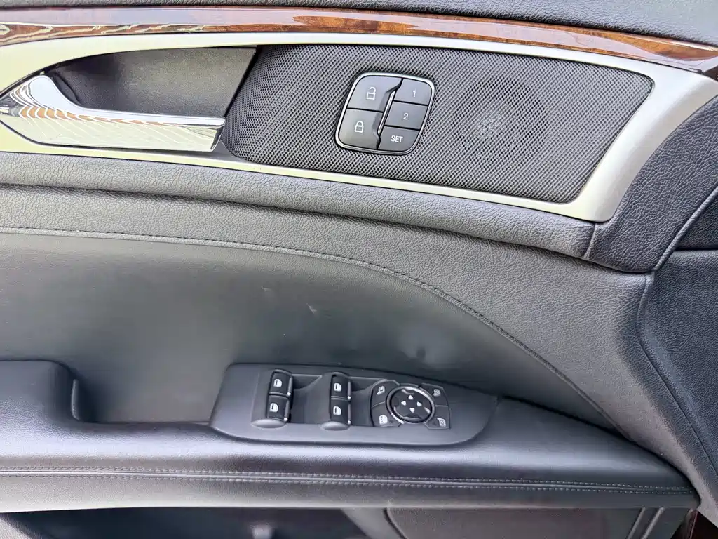 Lincoln MKZ — миниатюра 12