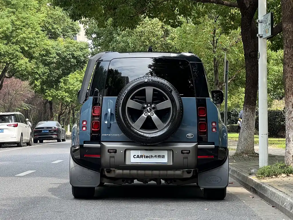 Land Rover Defender — миниатюра 4