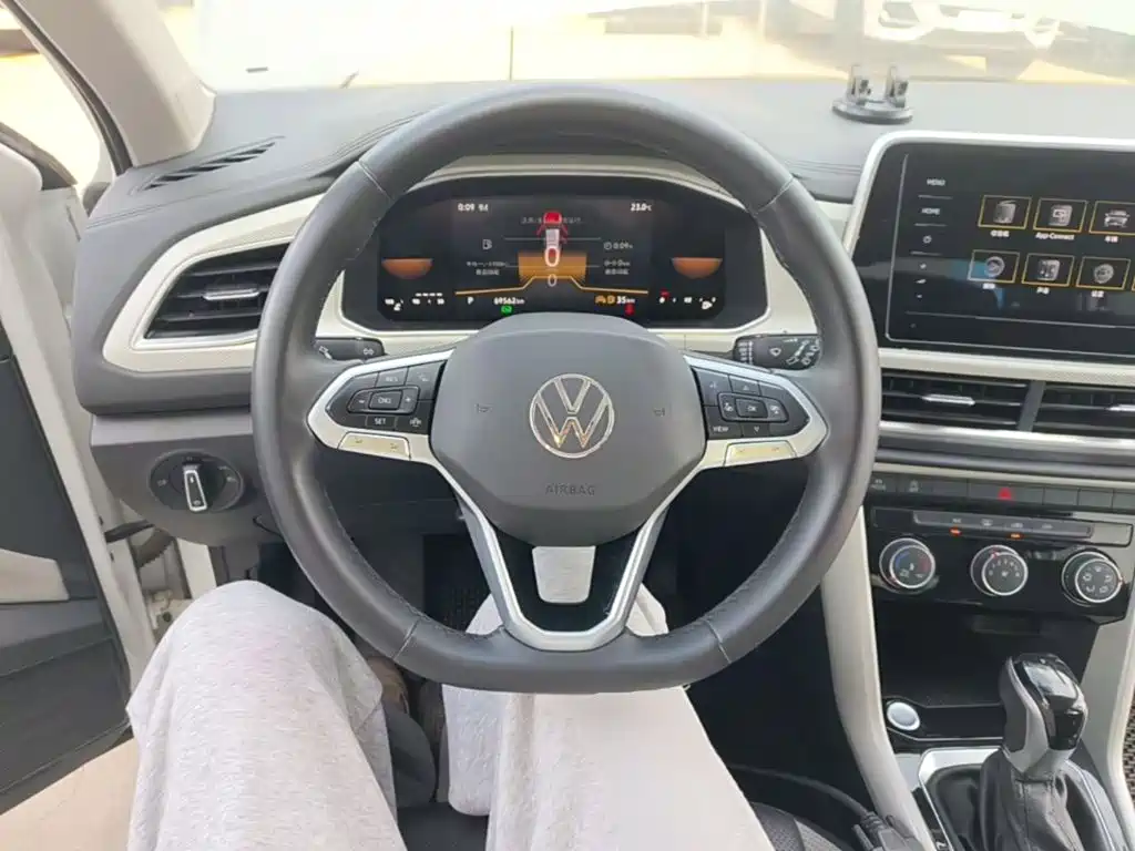 Volkswagen T-Roc — миниатюра 11