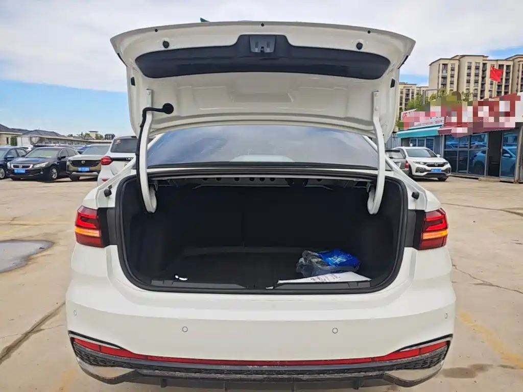 Volkswagen Lavida — миниатюра 19