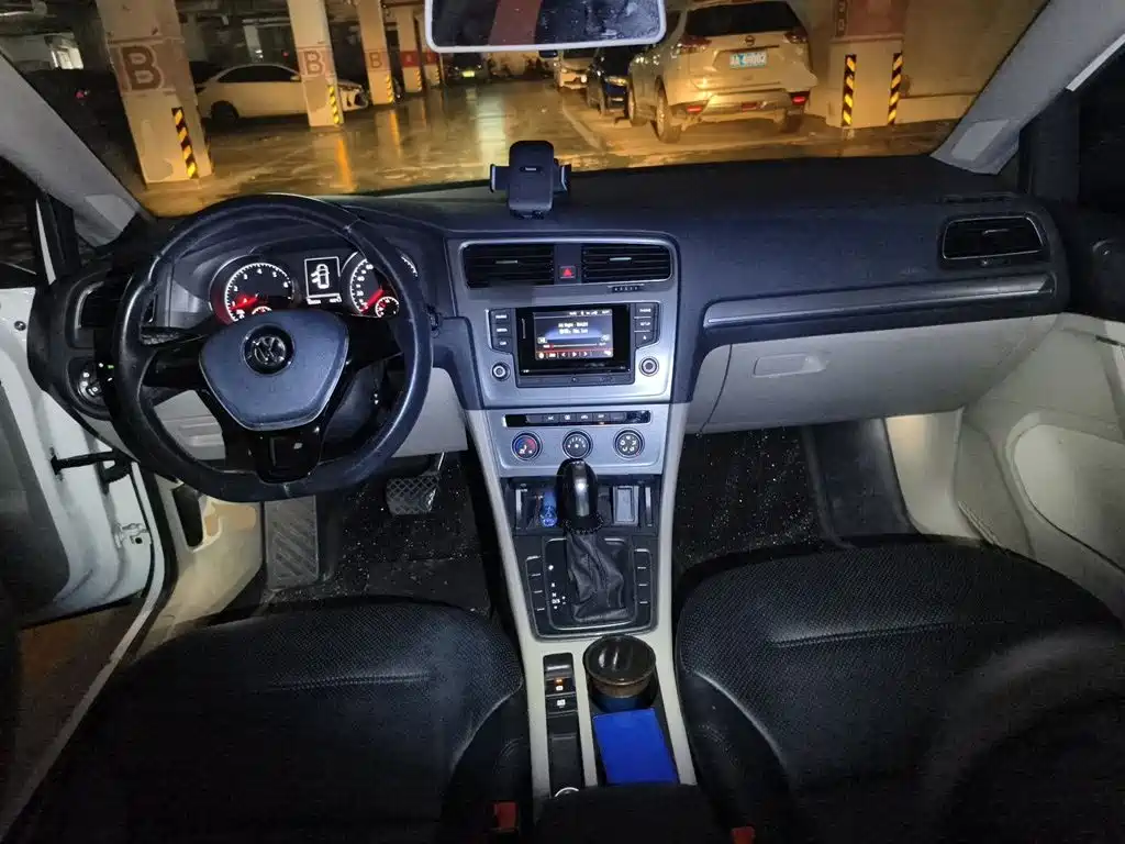 Volkswagen Golf — миниатюра 5