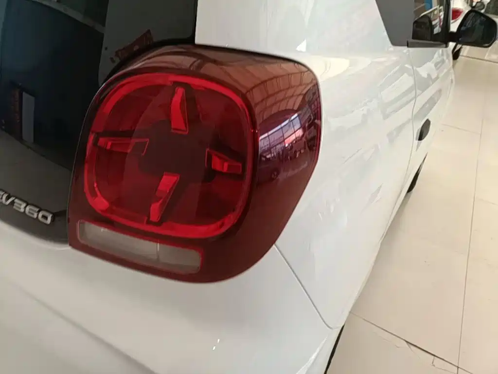 Roewe Clever — миниатюра 8