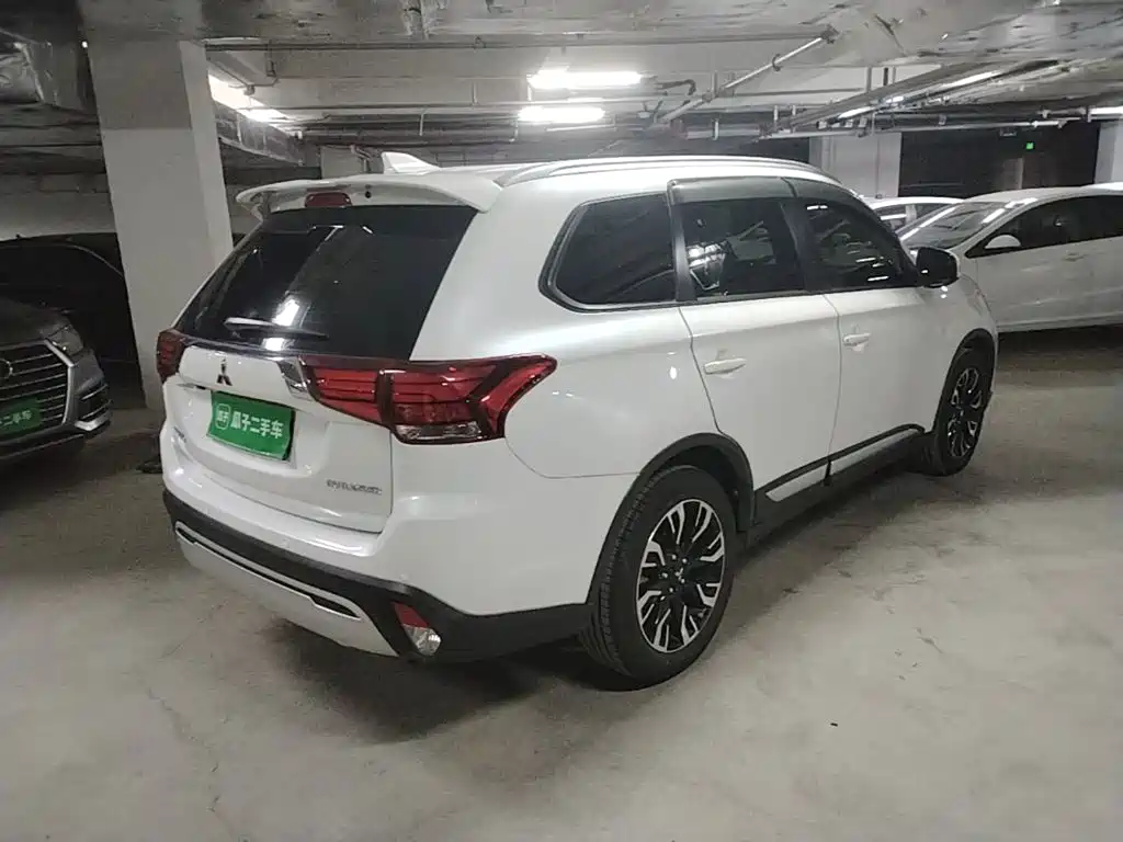 Mitsubishi Outlander — миниатюра 7