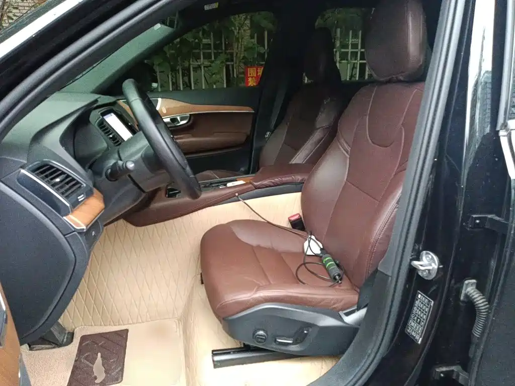 Volvo XC90 — миниатюра 11