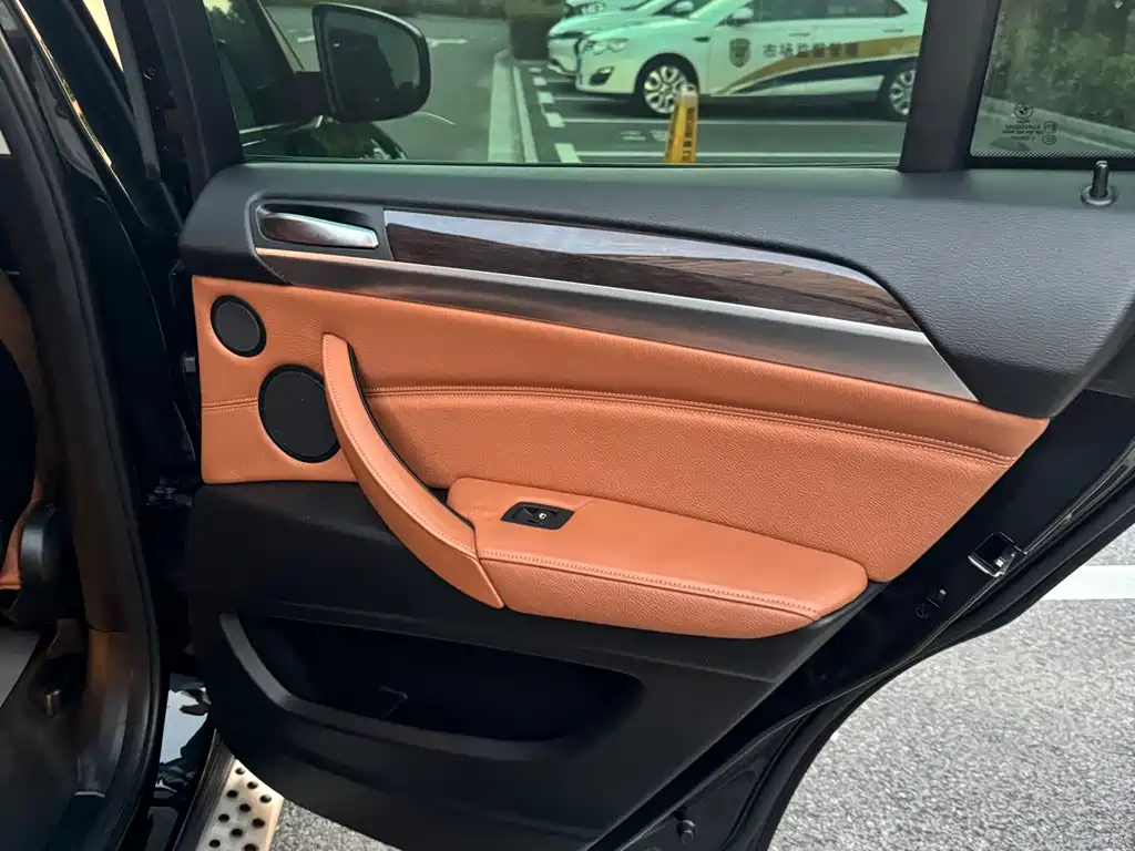 BMW X6 — миниатюра 11