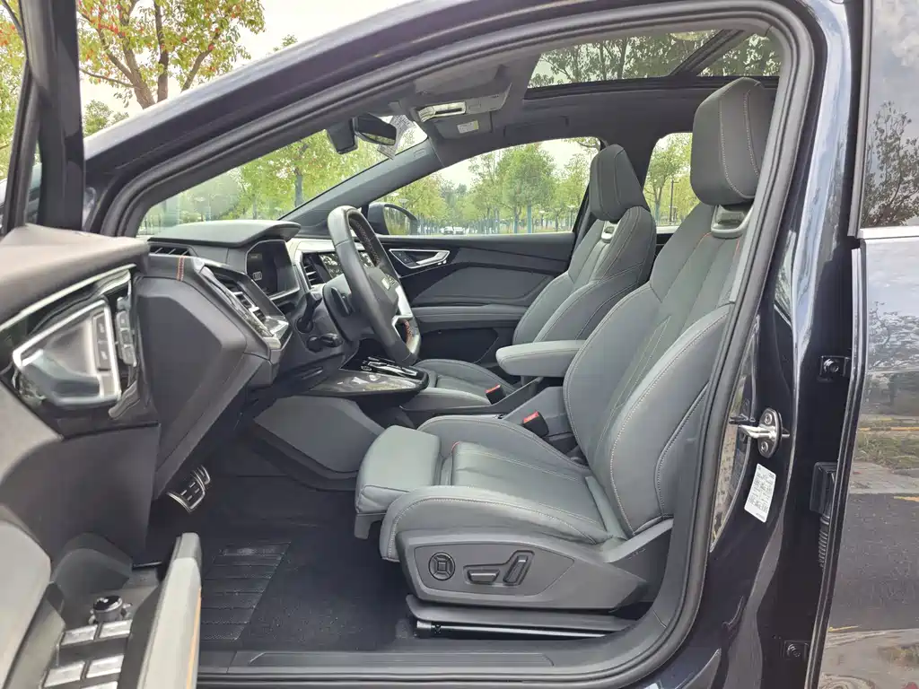 Audi Q4 e-tron — миниатюра 9
