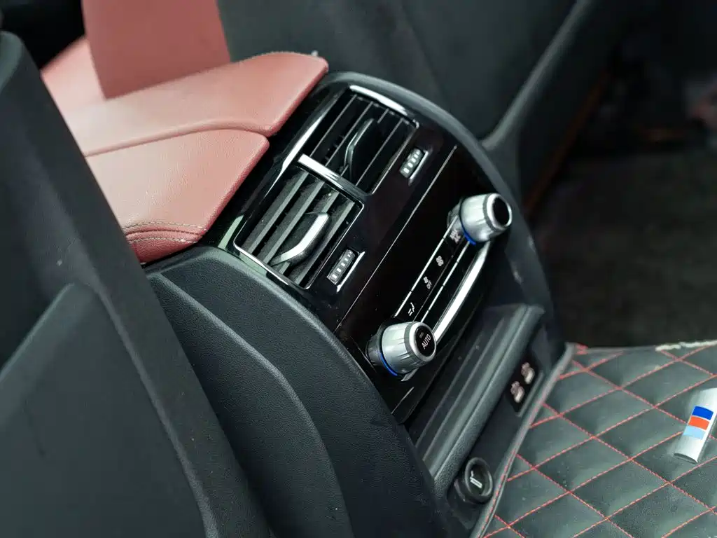 BMW 5 Series — миниатюра 16
