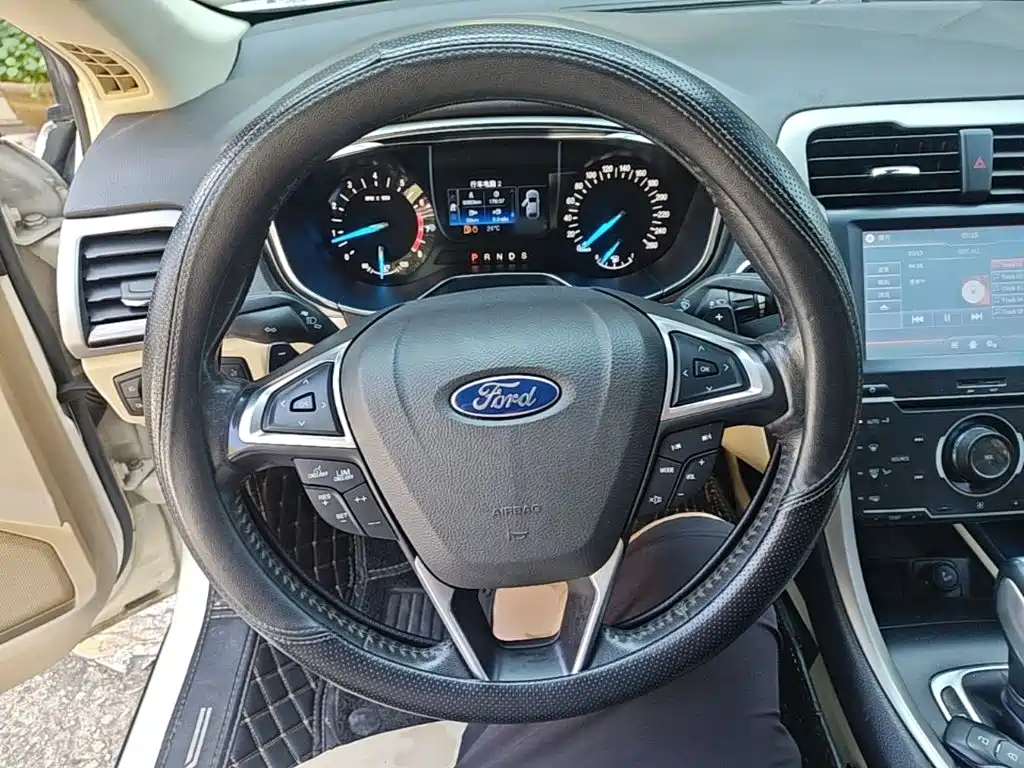 Ford Mondeo — миниатюра 11