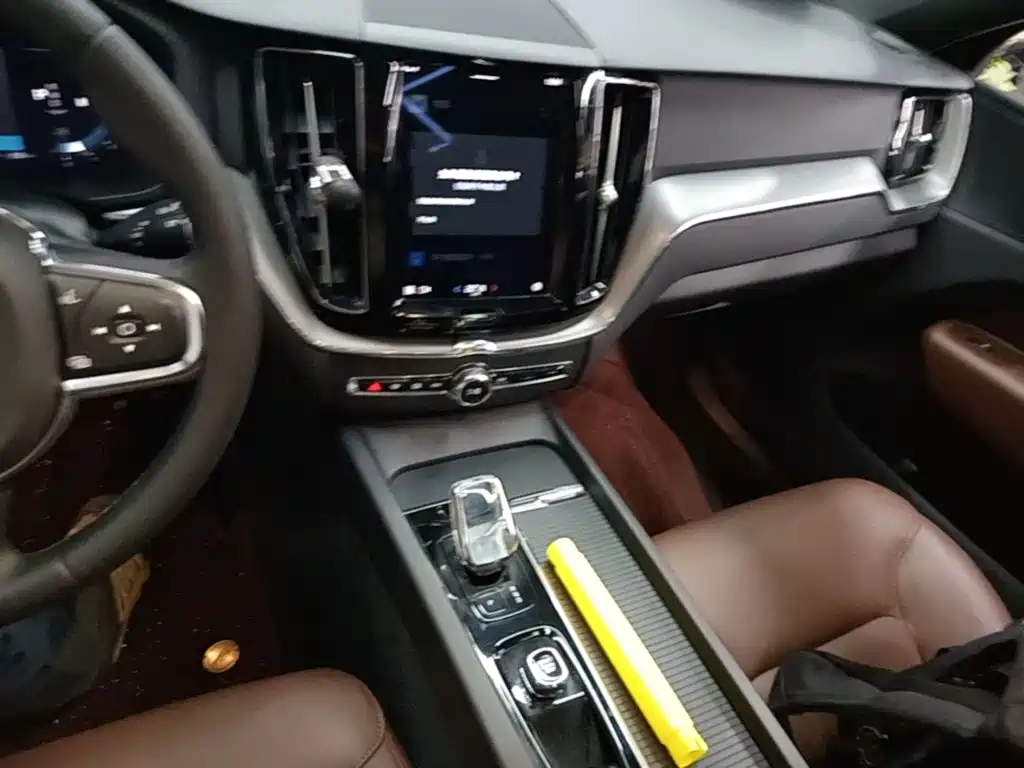 Volvo XC60 — миниатюра 13