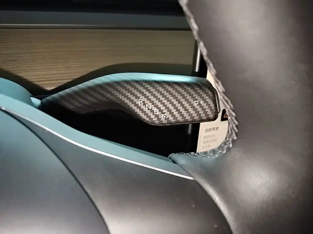 Tesla Model Y — миниатюра 14