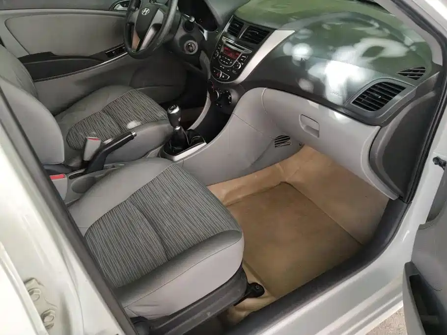 Hyundai Verna — миниатюра 8