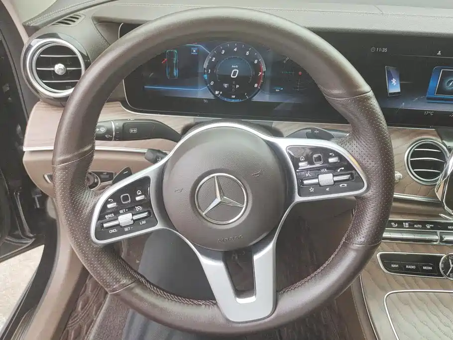 Mercedes-Benz E-Class — миниатюра 15