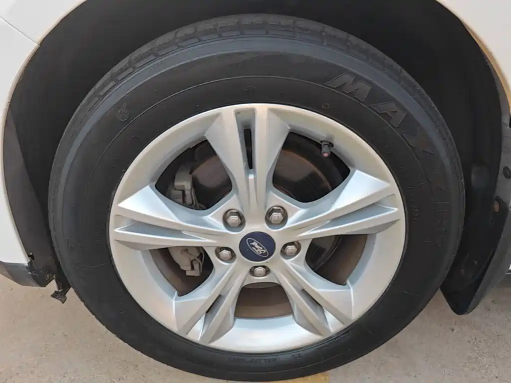Ford Focus — миниатюра 23