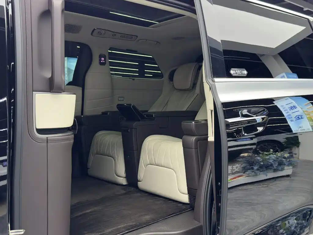 Denza D9 PIONEER 4-seat Create Leader Edition, фото 9