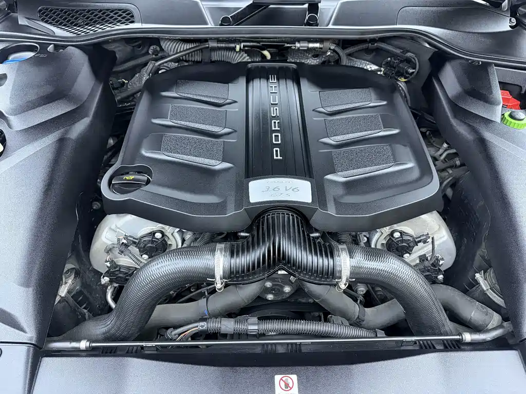 Porsche Cayenne — миниатюра 15