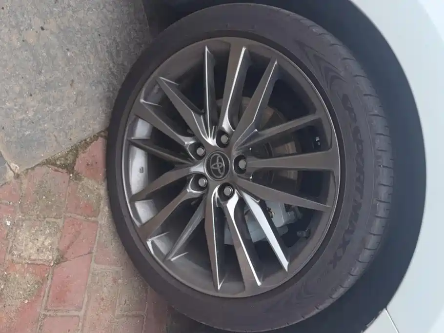 Toyota Camry — миниатюра 6
