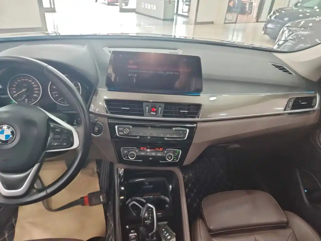 BMW X1 — миниатюра 13