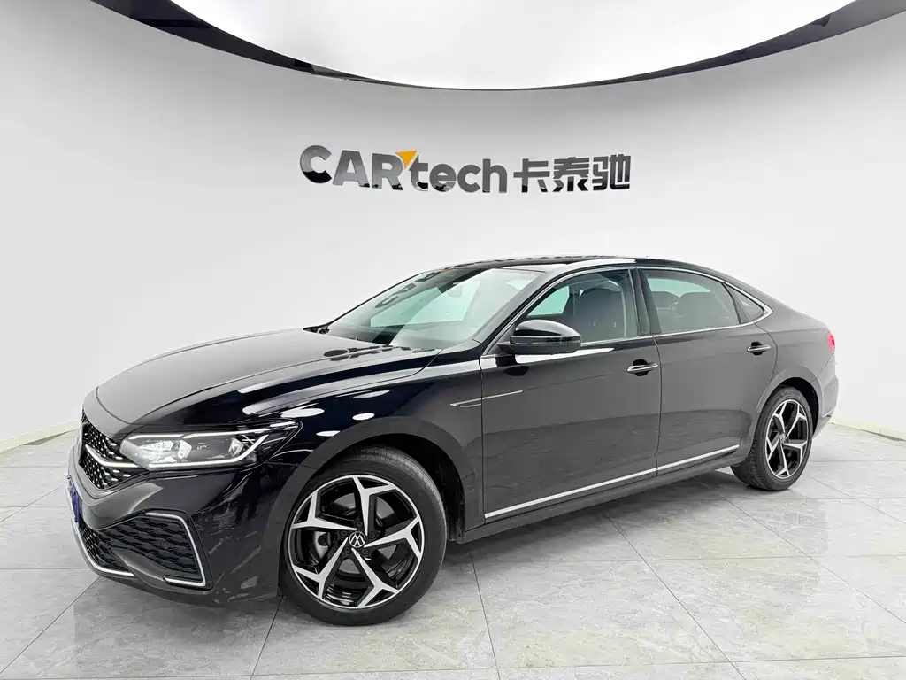 Volkswagen Passat 2025