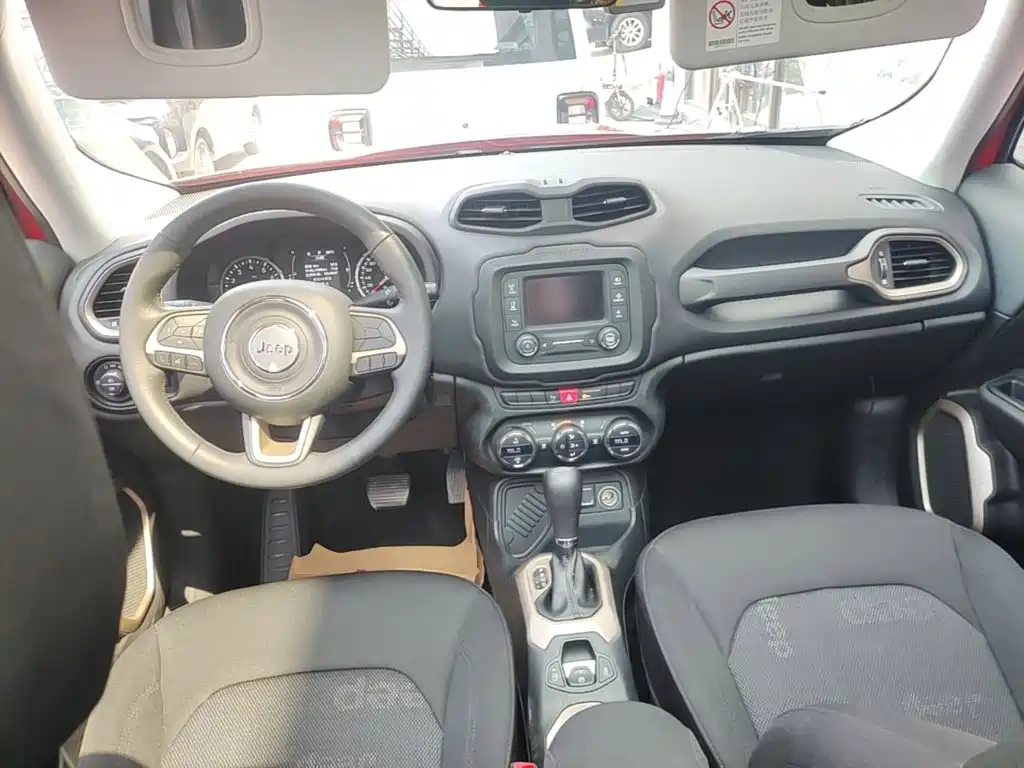 Jeep Renegade — миниатюра 10