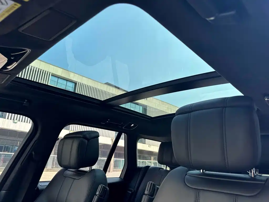 Land Rover Range Rover — миниатюра 8