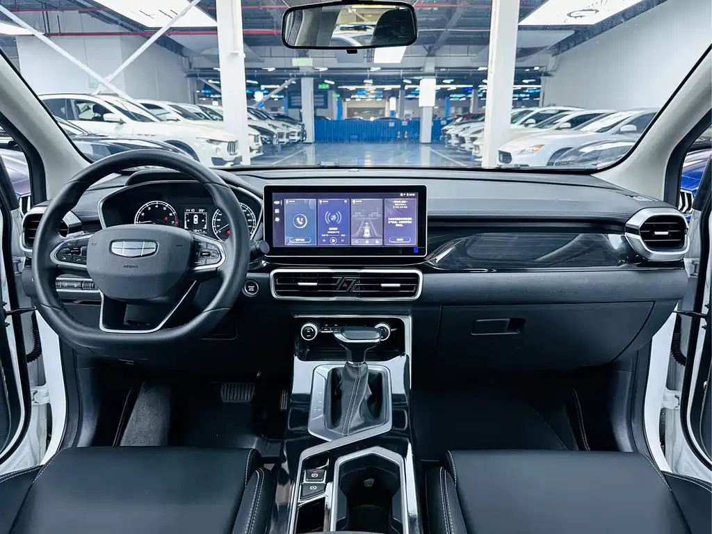 Geely Binyue — миниатюра 6