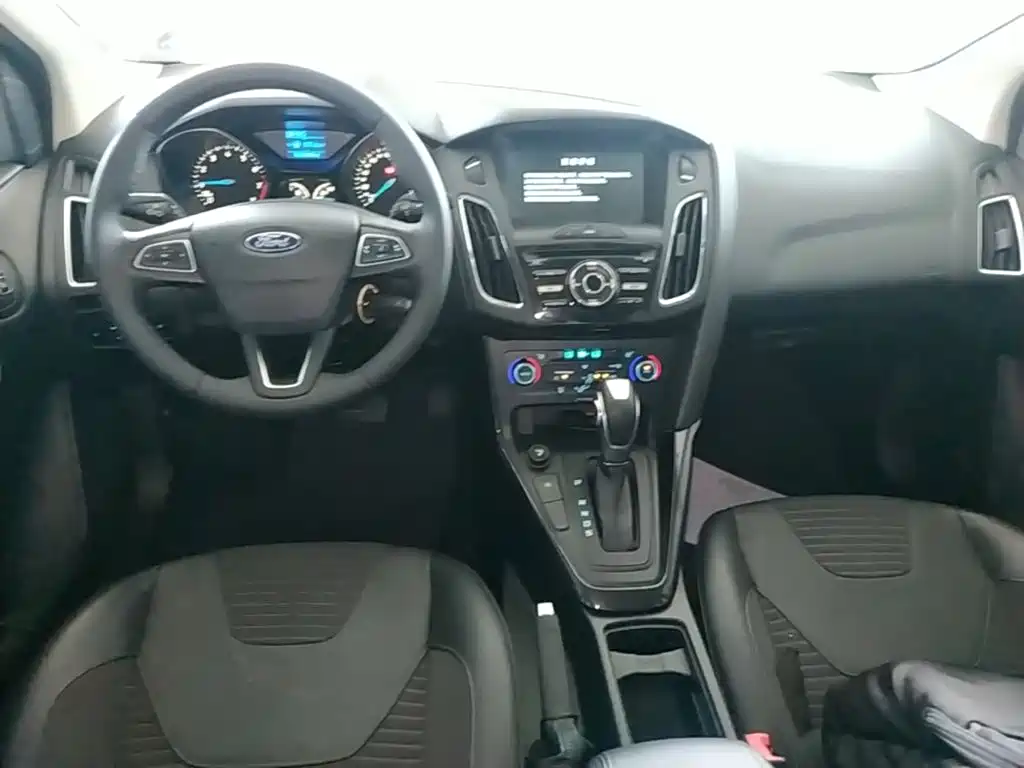 Ford Focus — миниатюра 10