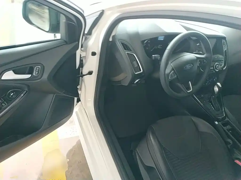 Ford Focus — миниатюра 16