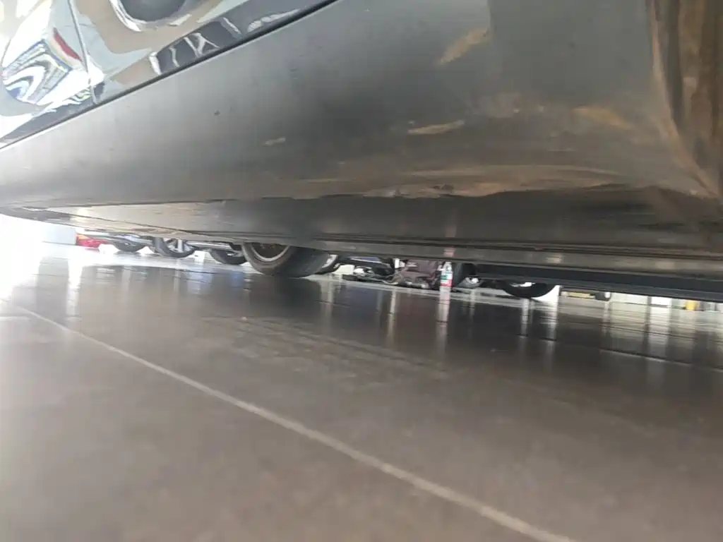 Tesla Model Y — миниатюра 22