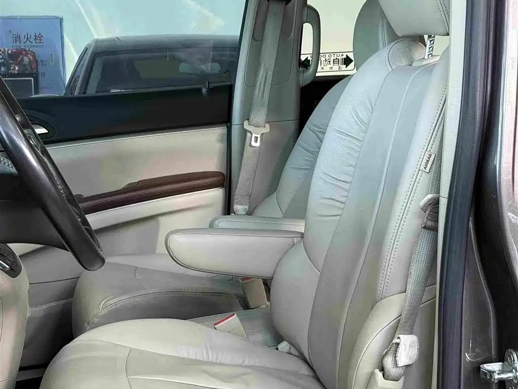 Buick GL8 — миниатюра 5