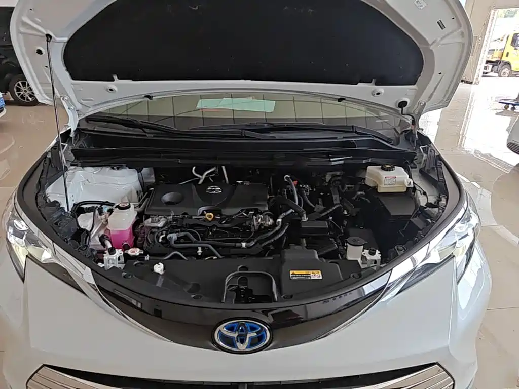 Toyota Sienna — миниатюра 20