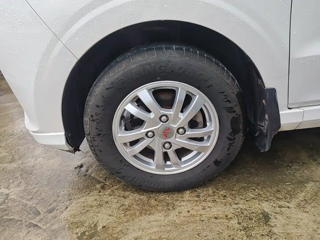 Wuling Hongguang — миниатюра 23