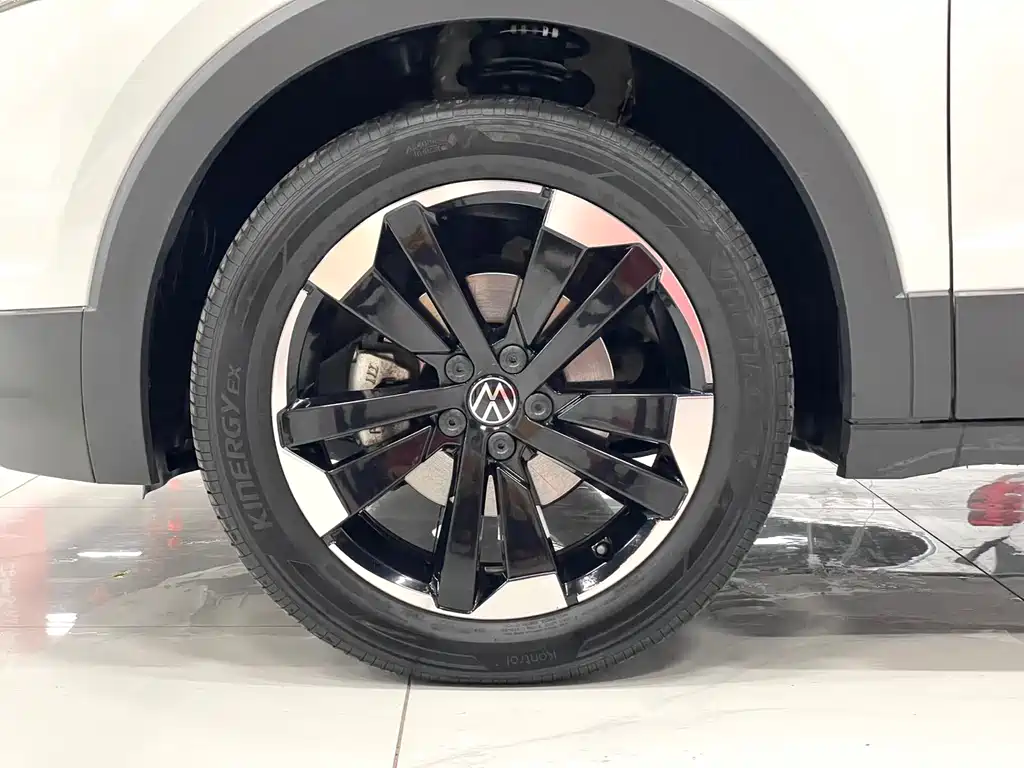 VOLKSWAGEN EXPLORING THE SHADOW